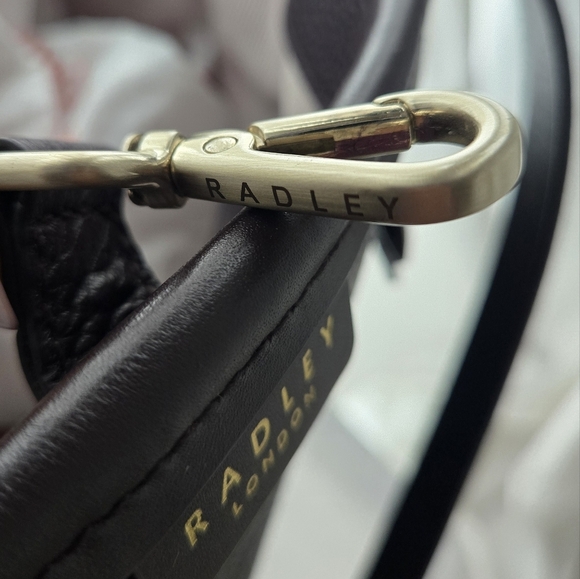 Gorgeous Radley London Tote EUC - Picture 8 of 16
